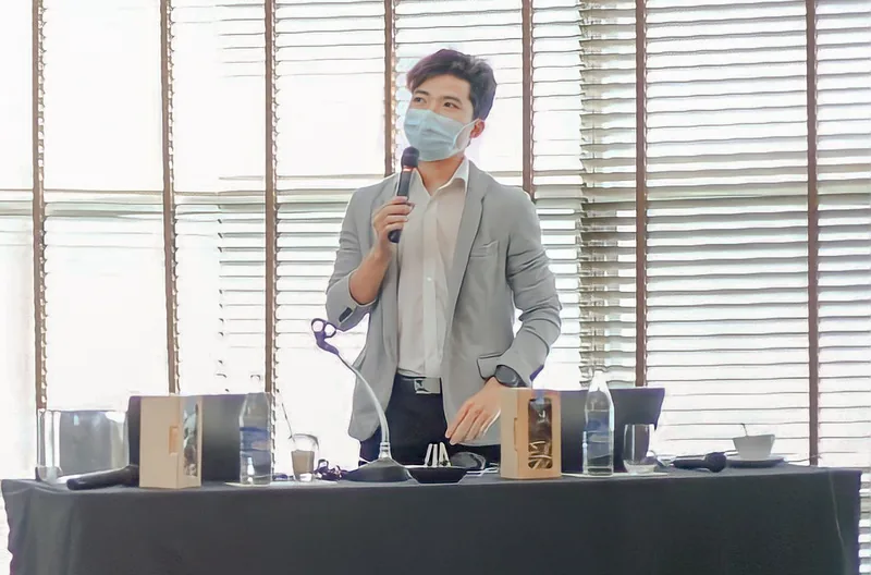 ภาสกร จำปากุล ขณะบรรยายอบรมการใช้งานซอฟต์แวร์
